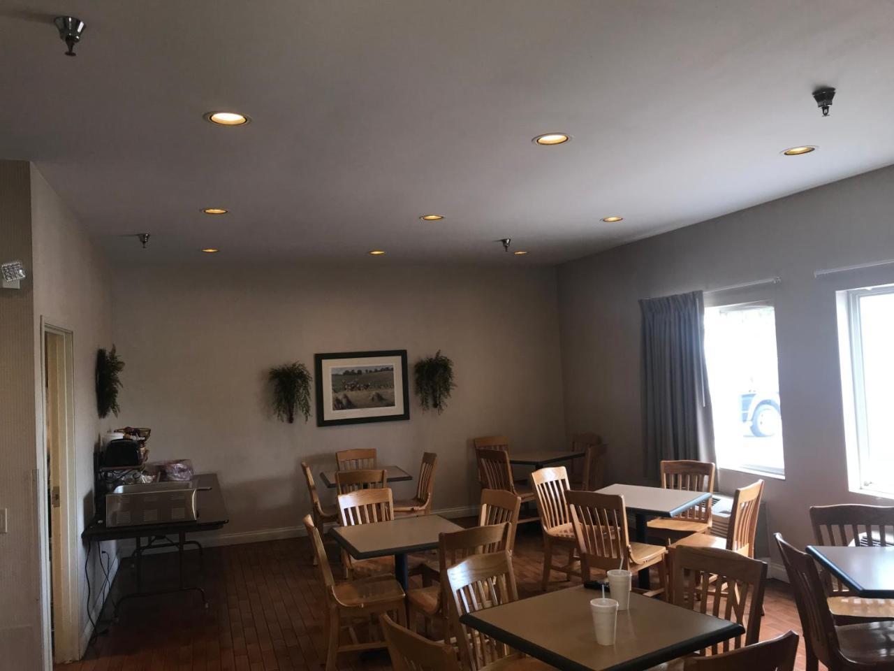 Gasthof Amish Village Inn Montgomery Exterior foto
